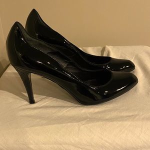 Sexy paten leather black heels, brand new with tags, Check out the unique heels!